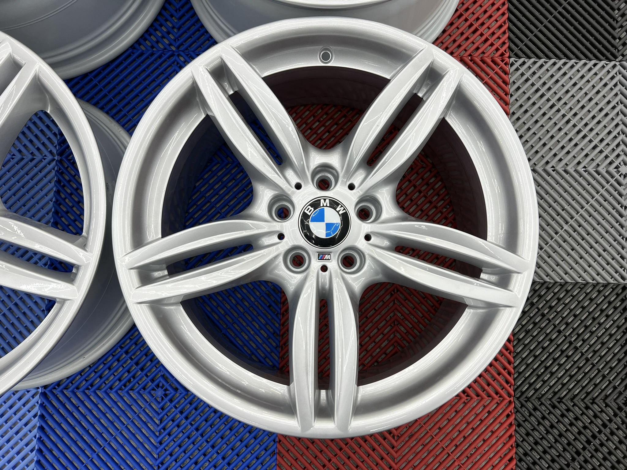 USED 19  GENUINE BMW STYLE 351 F10 M SPORT ALLOY WHEELS FULLY REFURBED WITH WIDE REARS